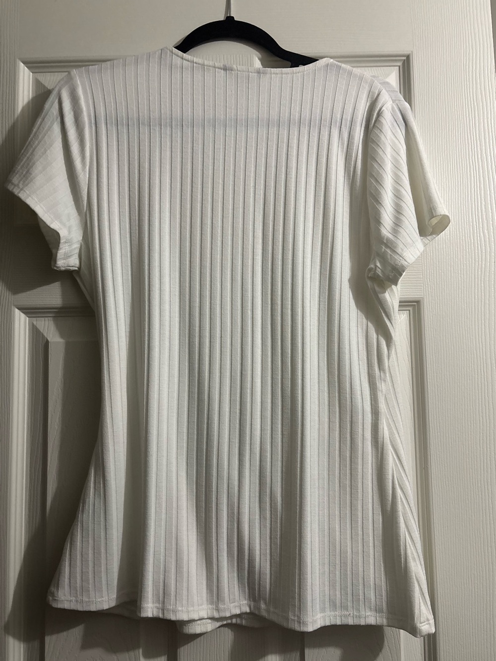 RW&Co Ribbed V Neck Top - Picture 4 of 4